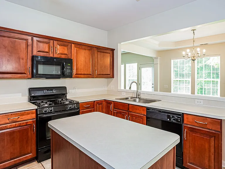 11240 Cypress View Dr — Photo 8