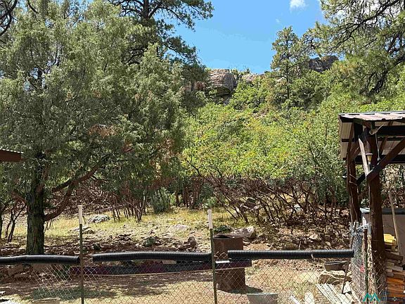 3rd image of 27 Rim Dr