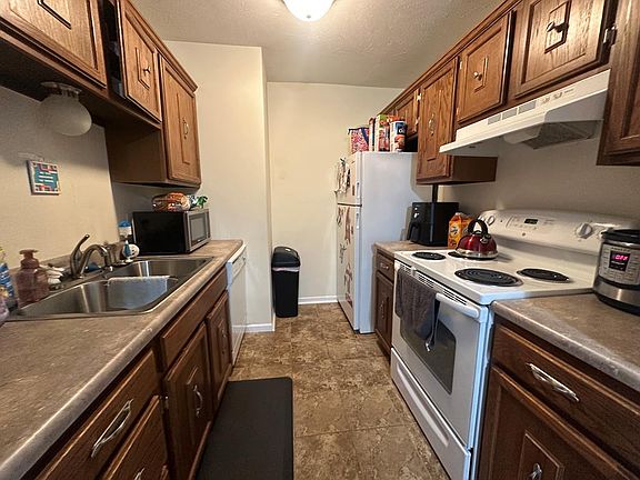 4th image of 1002 Millwood Dr