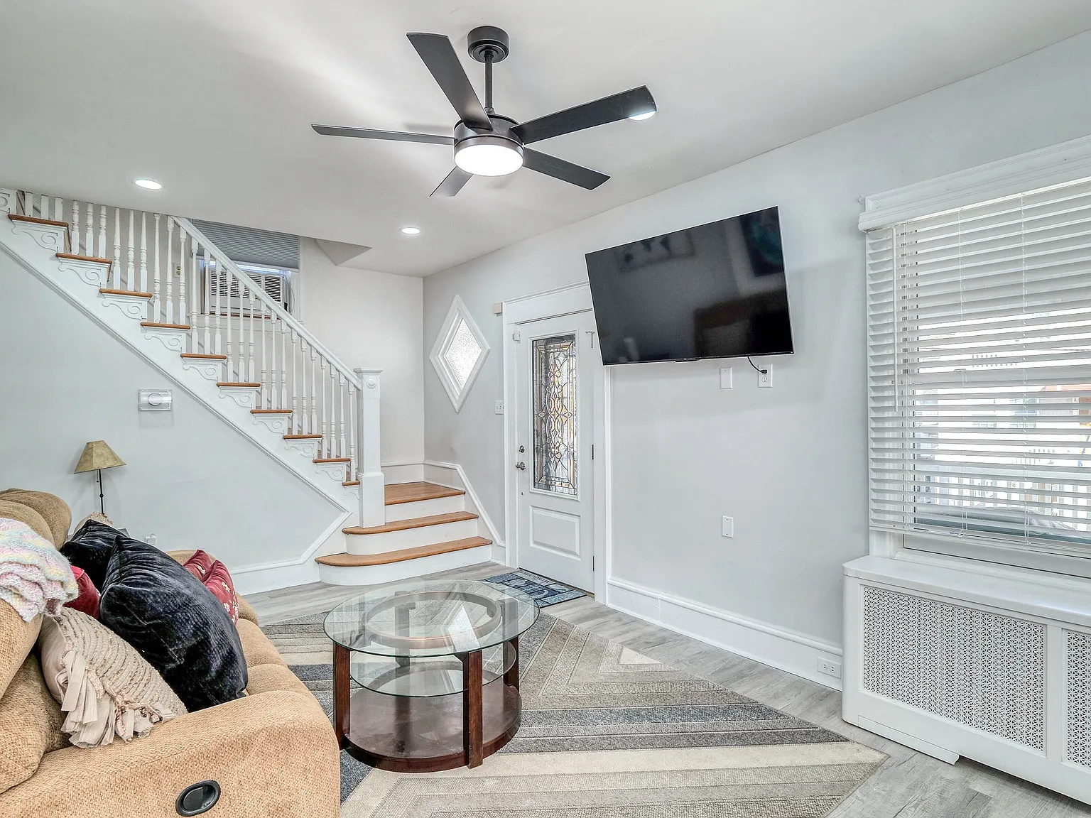 8 N Nashville Ave — Photo 3