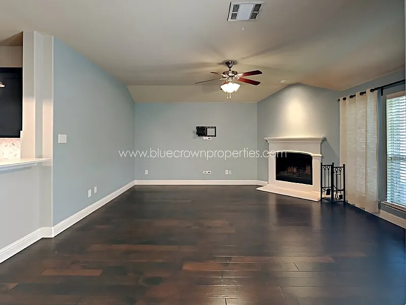 Building Photo - 1103 Bexar Ave