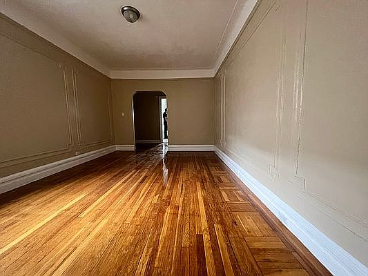 5th image of 245 Seaman Ave #4F