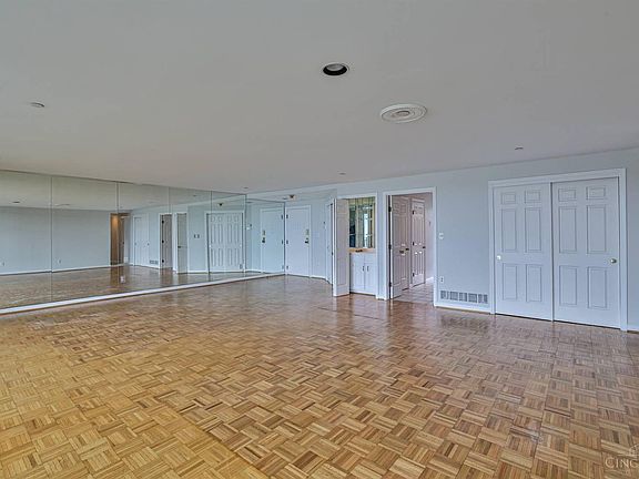 5th image of 415 Bond Pl Unit 9-B