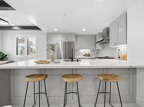 1603 San Remo Pl Unit 105, Encinitas, CA 92024