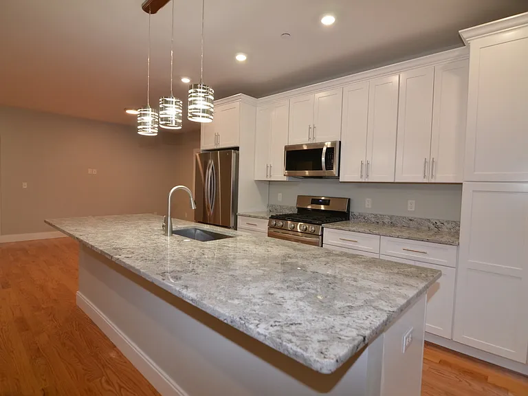 37 Jackson Rd #3 — Photo 4