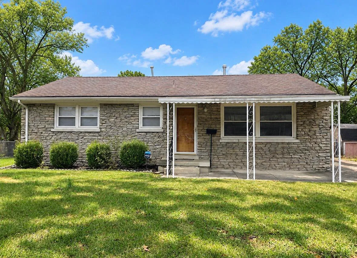3 bed, 2.0 bath, 1472 sqft, $1,600 — Photo 1
