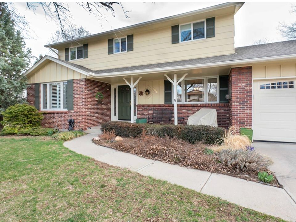 1st image of 6818 Vivian St