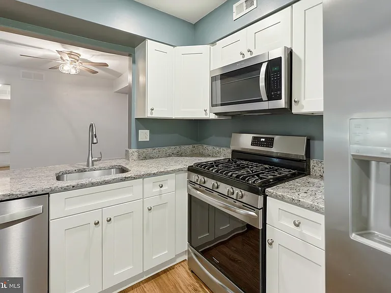169 Bradford Ct #A — Photo 8