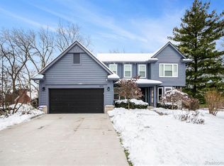 1871 Plumridge Ct, Commerce Township, MI 48390