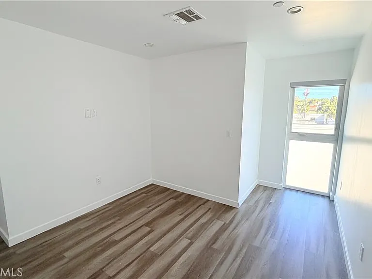 1418 S Cloverdale Ave — Photo 6