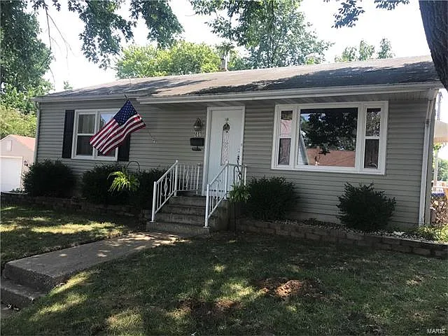 216 E Plum St photo 1