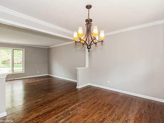 5th image of 1070 Black Oak Dr