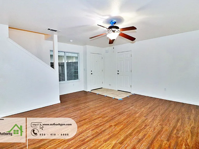1729 Laurel Ave #B — Photo 6