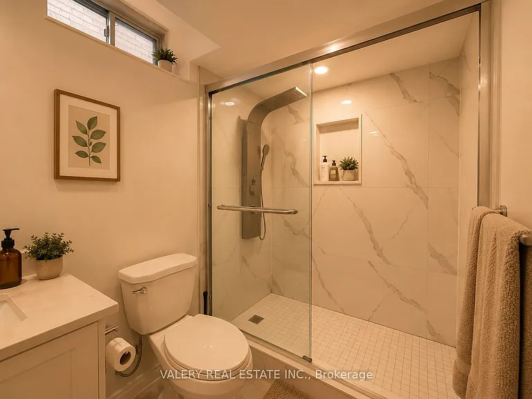7 Auckland Dr #LOWER — Photo 9