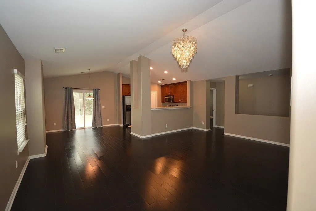 3 bed, 2.0 bath, $2,000 — Photo 2