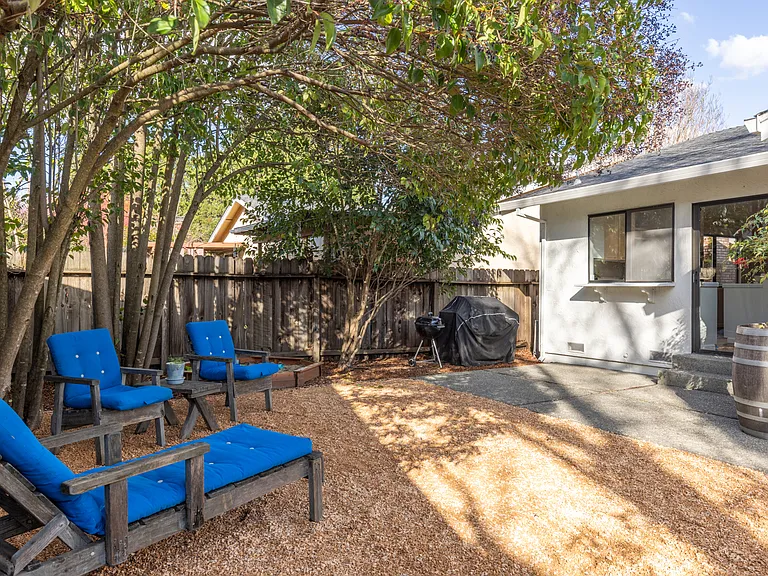 1045 Seymour St — Photo 33