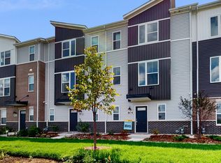 804 Finley Dr, Aurora, IL 60504