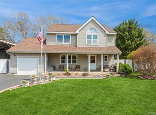 145 Bishop Ln, Holbrook, NY 11741