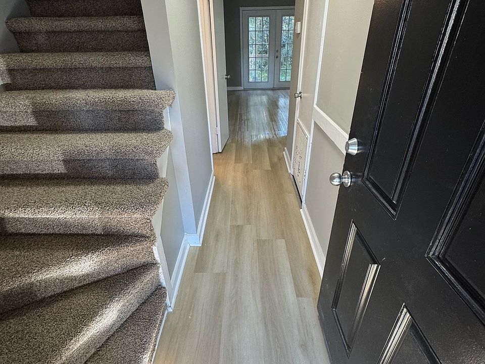 1st image of 123 Aqua Ct