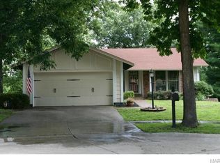 2194 Cherrycove Ct, Maryland Heights, MO 63043
