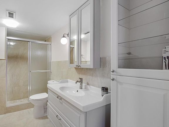 3rd image of 11111 Biscayne Blvd #1601