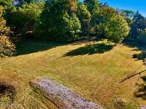 4300 Barbour Woods Ter, Green Spring, KY 40241