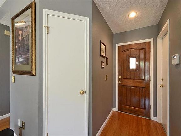 3rd image of 1100 Deer Grove Dr