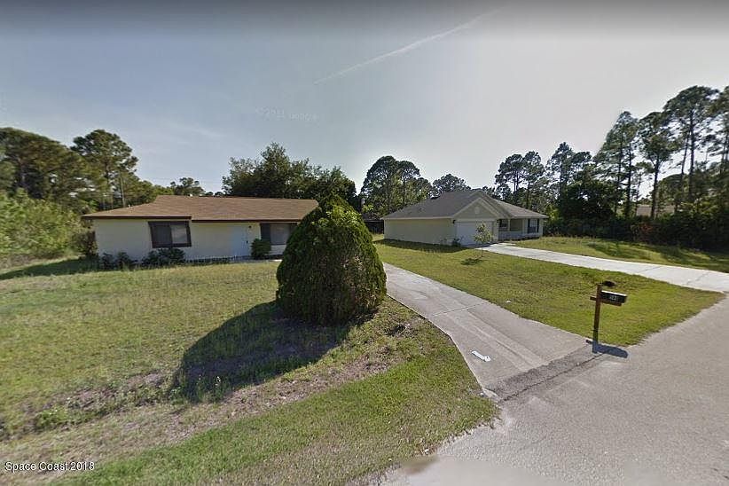 1st image of 598 Blackhorse St SE