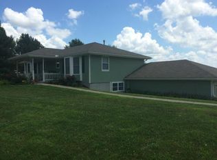 18809 Chmidling Dr, Leavenworth, KS 66048