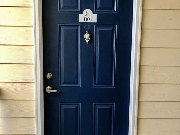 2nd image of 2421 Beachview Dr APT B01