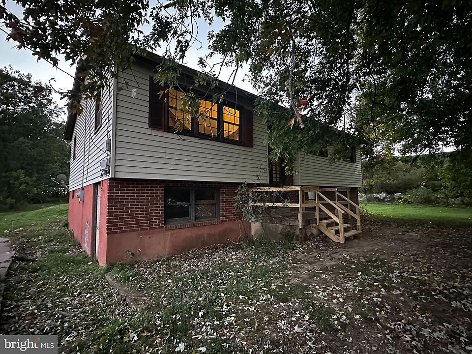 1st image of 137 Valley Rd