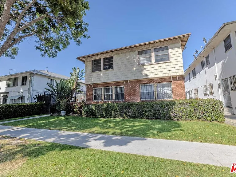 3821 Lockland Dr — Photo 1