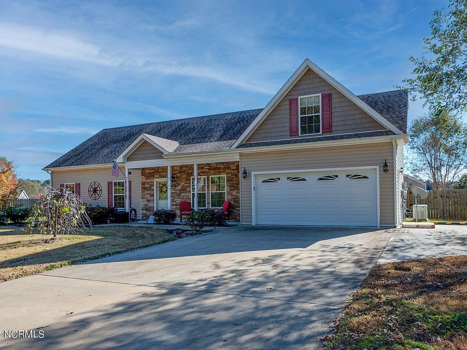 1st image of 229 Laurel Woods Way