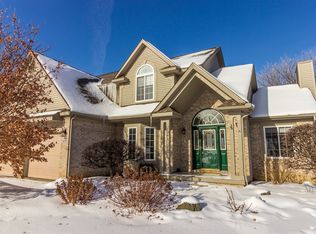 4370 Oak Tree Trl, Fenton, MI 48430