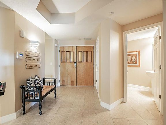 4th image of 14 Somerset St #2B