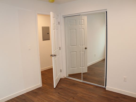 4th image of 14308 Osborne St #2