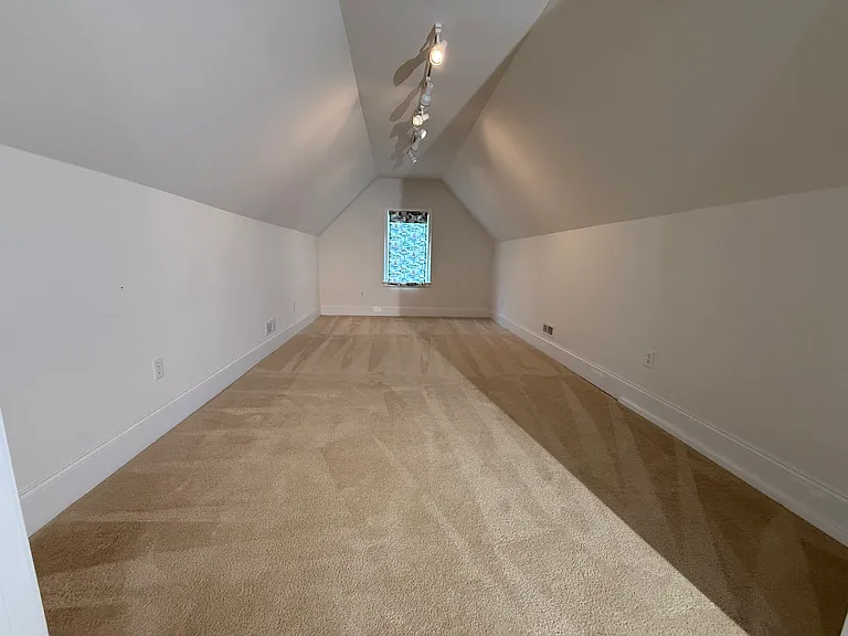 606 Winston Ln — Photo 46