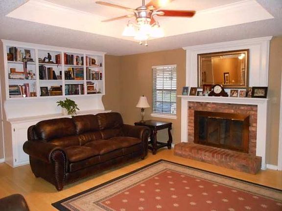 2nd image of 3017 Clear Creek Dr