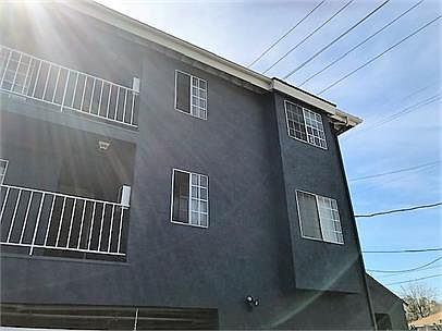 2nd image of 1586 Yosemite Dr #202