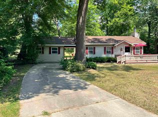 917 Oak Dr, Lake, MI 48632