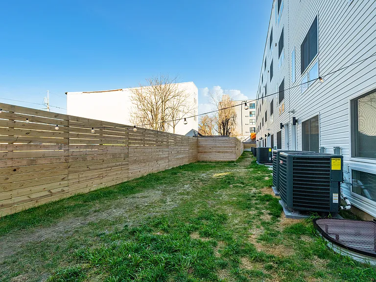 1502 N Randolph St #11C — Photo 32