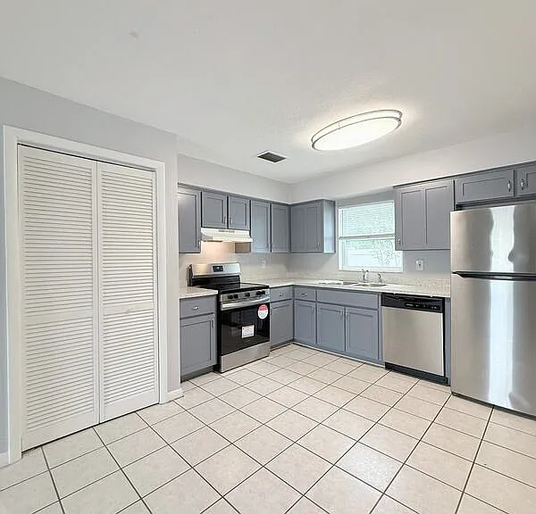 11705 North Dr #B — Photo 7