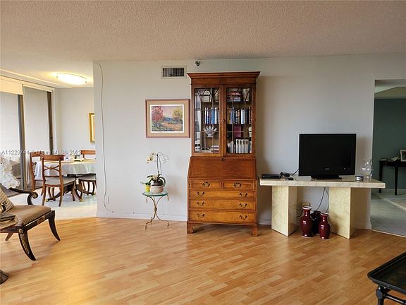 5th image of 19667 Turnberry Way APT 3G