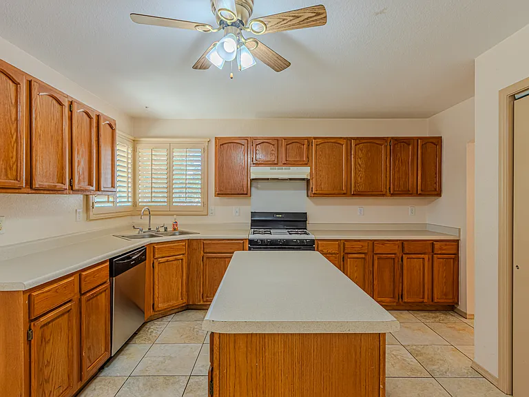 712 Laramie River Ave — Photo 8