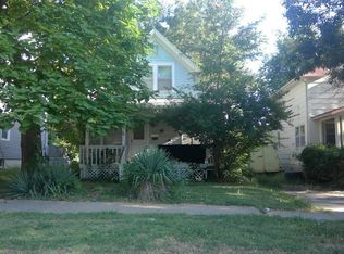 910 SW 17th St, Topeka, KS 66604