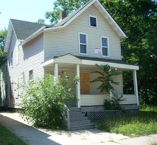 1st image of 1538 E 70th St