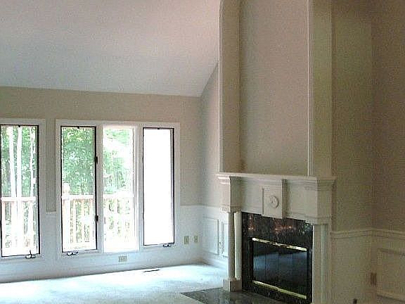 3rd image of 10115 Loma Dr