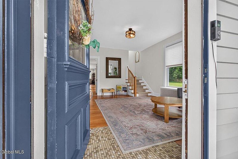 4th image of 778 Charlton Road