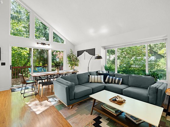3rd image of 64785 E Sandy River Ln