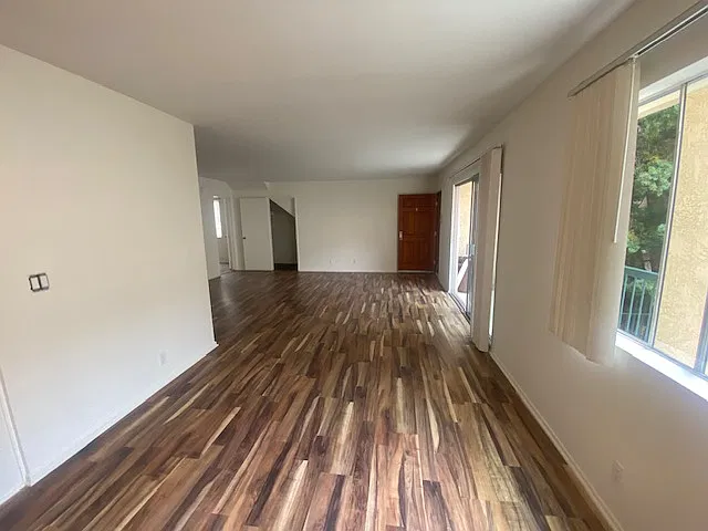 3 bed, 1206 sqft, $4,200 — Photo 2